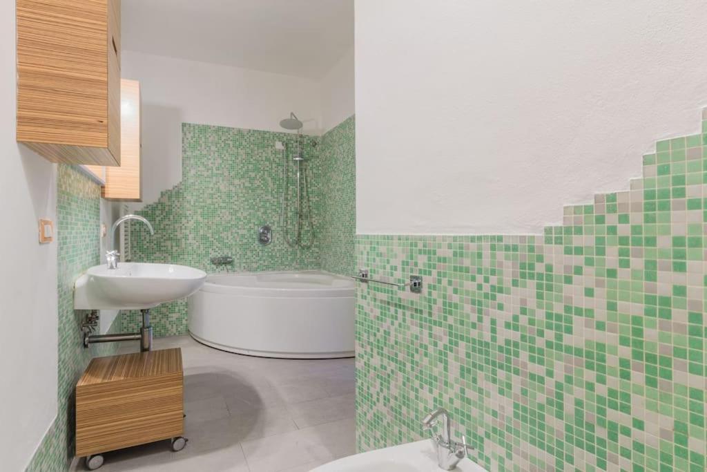 San Bartolomeo Loft Guest House Piacenza Esterno foto